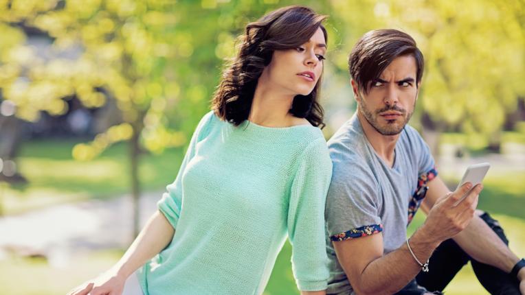  4 признака, че се държиш ревностно и завладяващо към половинката си 