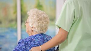 възрастна жена