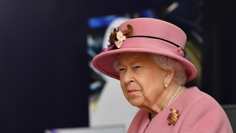  Кралиците също плачат: 5 редки фотографии на Елизабет Втора 