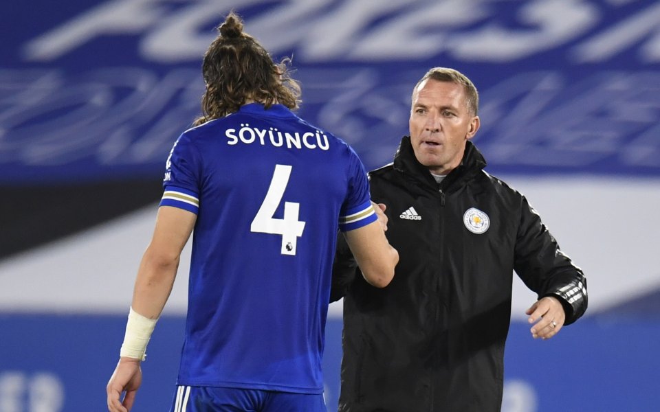 Централният защитник на Лестър Сити Чаглар Союнджу може да бъде