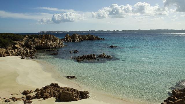 Живот в рая: запознайте се с италианския Робинзон Крузо (ВИДЕО/СНИМКИ)