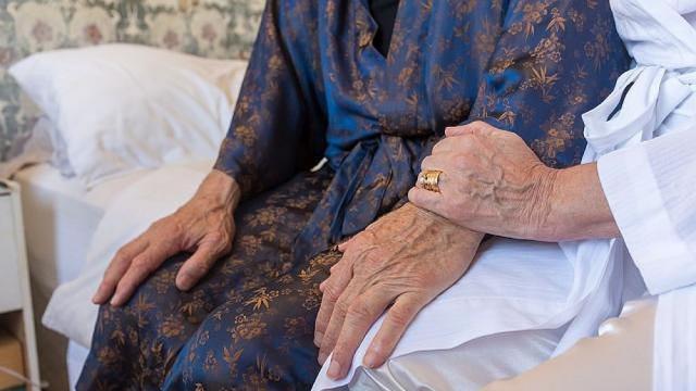 Испанка на 99 години се върна към компютърните игри, след като пребори COVID-19 (СНИМКИ)