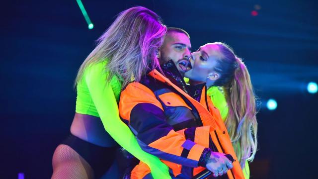 Maluma, baby! Той е горещ, секси и абсолютен любимец на жените (ГАЛЕРИЯ)