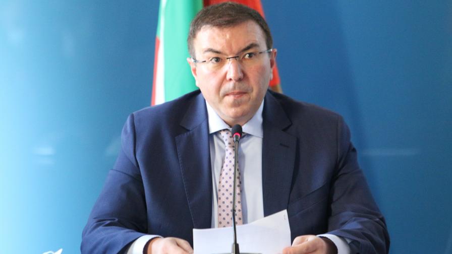 Министър Ангелов отговори на искането за ресторантите в хотелите