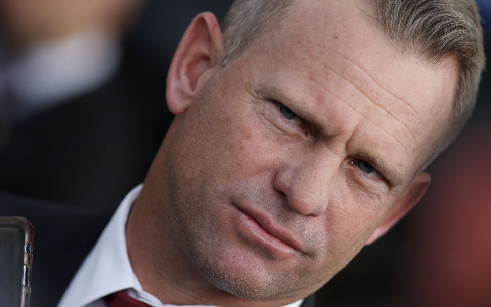 Временният наставник на ЦСКА Даниел Моралес говори пред медиите при