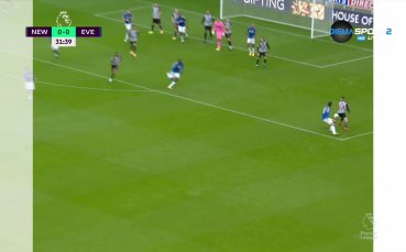 Вижте най интересните моменти от първата част на срещата между Нюкасъл