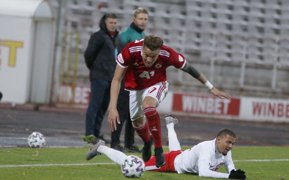 Дошлият под наем в ЦСКА от Уотфорд - Адалберто Пеняранда