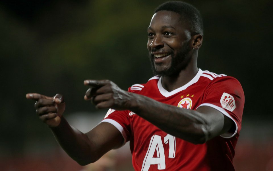 Юнус Санкаре не изживява най-добрите си дни в момента. Авторитетният