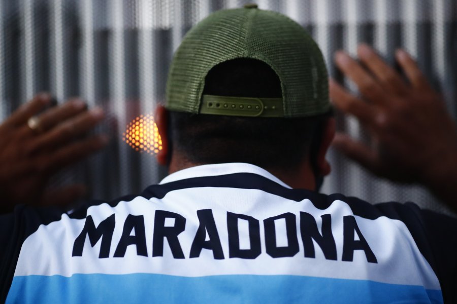 Изпращане на Диего Марадона до болницата1
