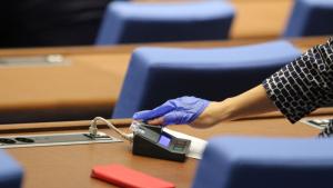 парламент заседание депутати