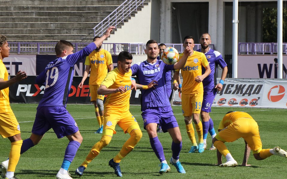 Отборът на Етър Велико Търново посреща Арда Кърджали от 12:30