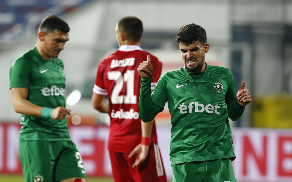 Отборите на ЦСКА 1948 и Лудогорец играят при резултат 0:1