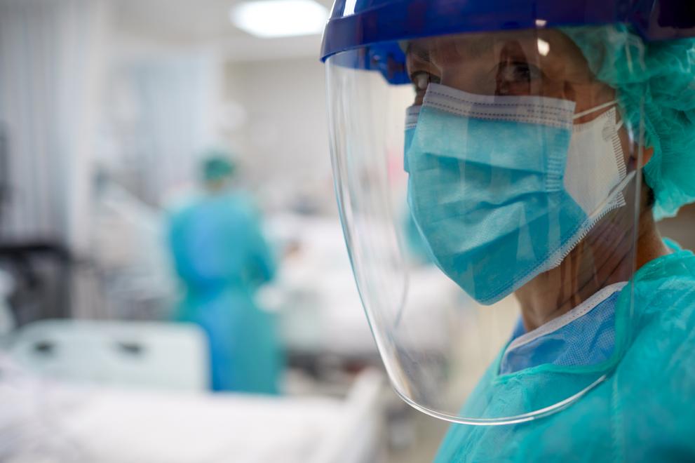Снимка: Въвеждат мерки в болницата в Габрово заради ръст на случаите на COVID-19