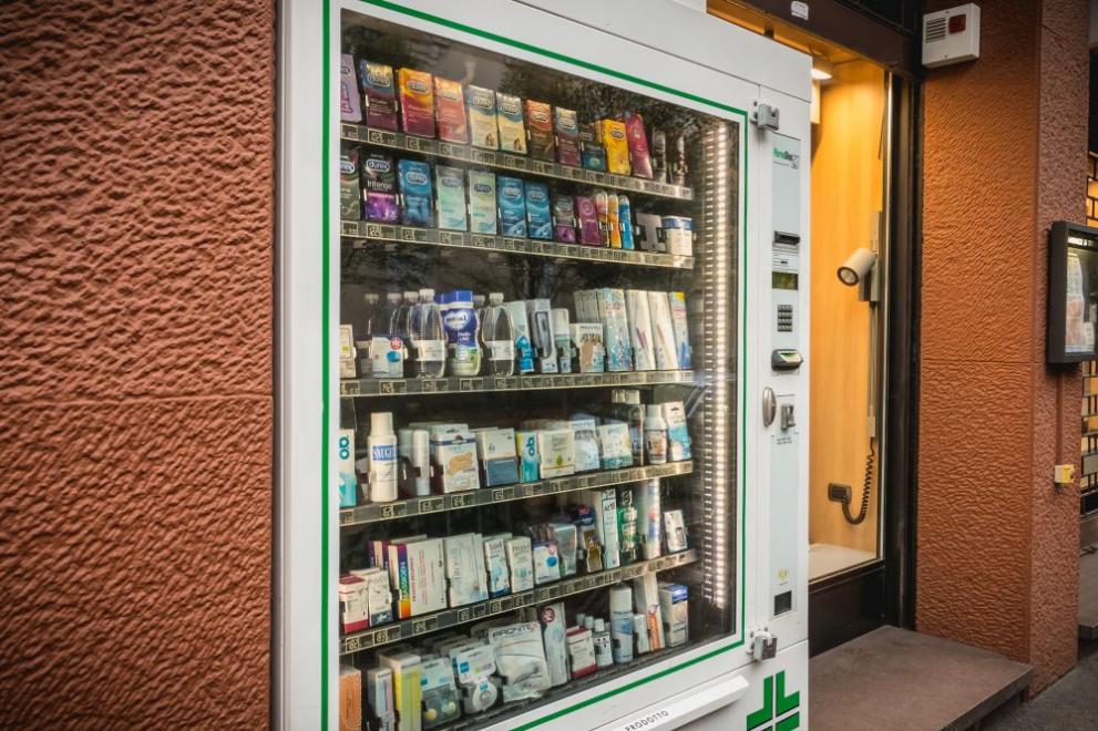 Във Варна пуснаха автомат за продажба на лекарства без рецепта