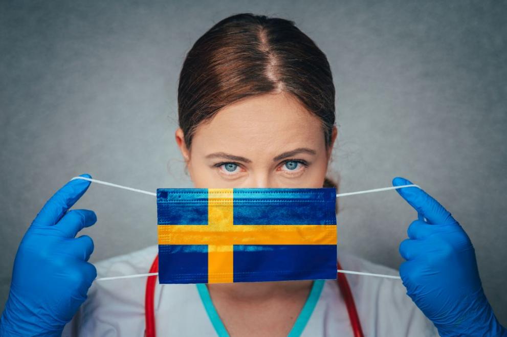 Броят на заразените и на починалите с коронавирус в Швеция е в пъти над показателите на съседите й