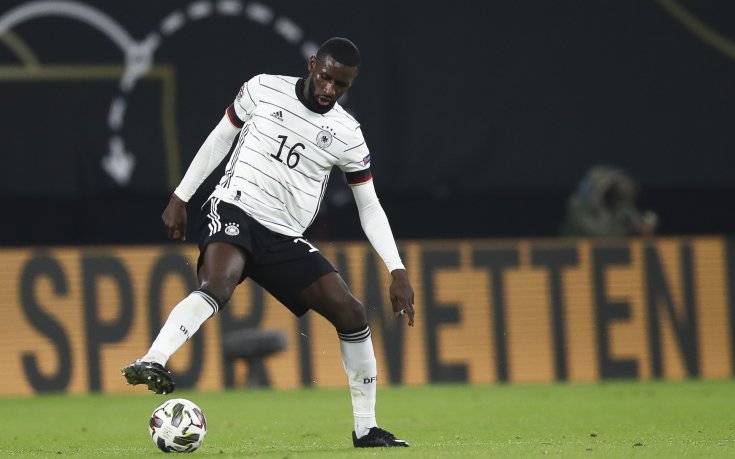 Барса насочи поглед към бранител на Челси