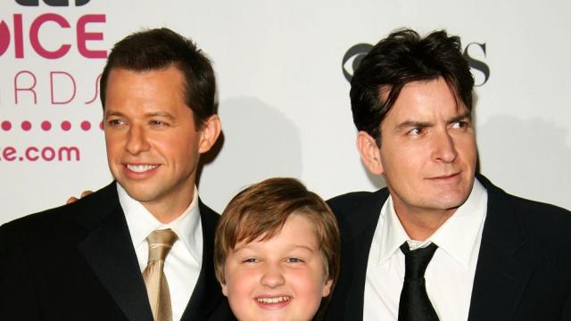 Помните ли сладкия Джейк от „Двама мъже и половина“ - вижте го и днес (ГАЛЕРИЯ)