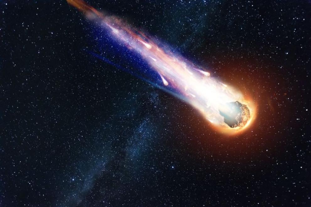 Испански обсерватории заснеха падането на метеор