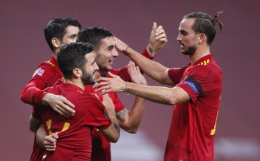 Отборите на Испания и Германия играят при резултат 5 0 в