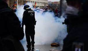 Хиляди излязоха на протест срещу COVID-мерките в Берлин