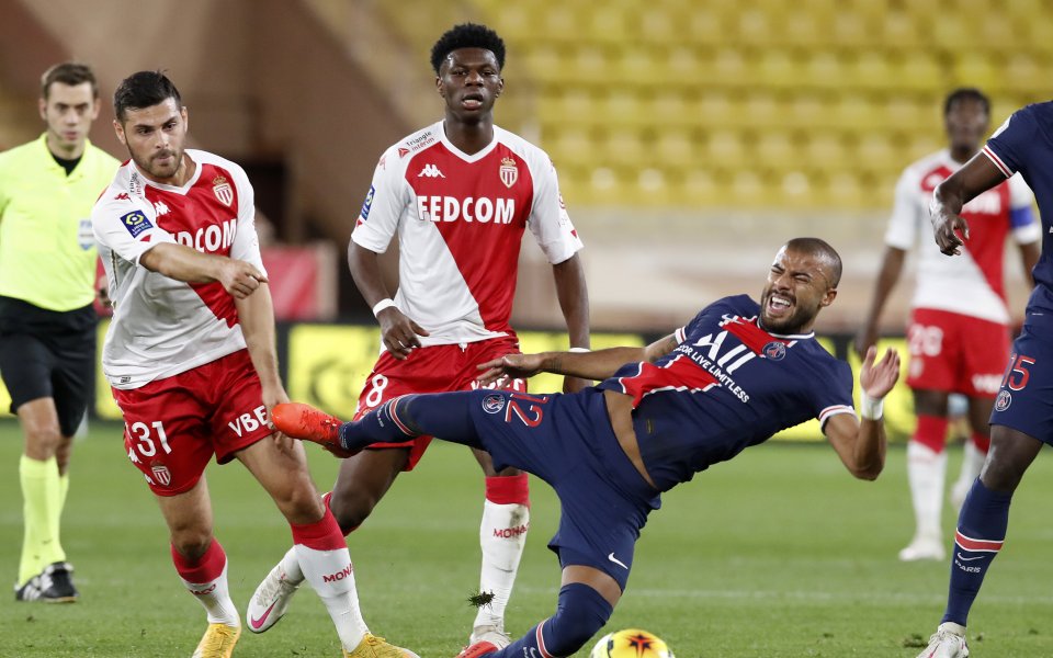 Отборите на Монако и ПСЖ играят при резултат 0:2 в