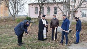 Димитров направи първа копка на водопровод на селата гара Елин