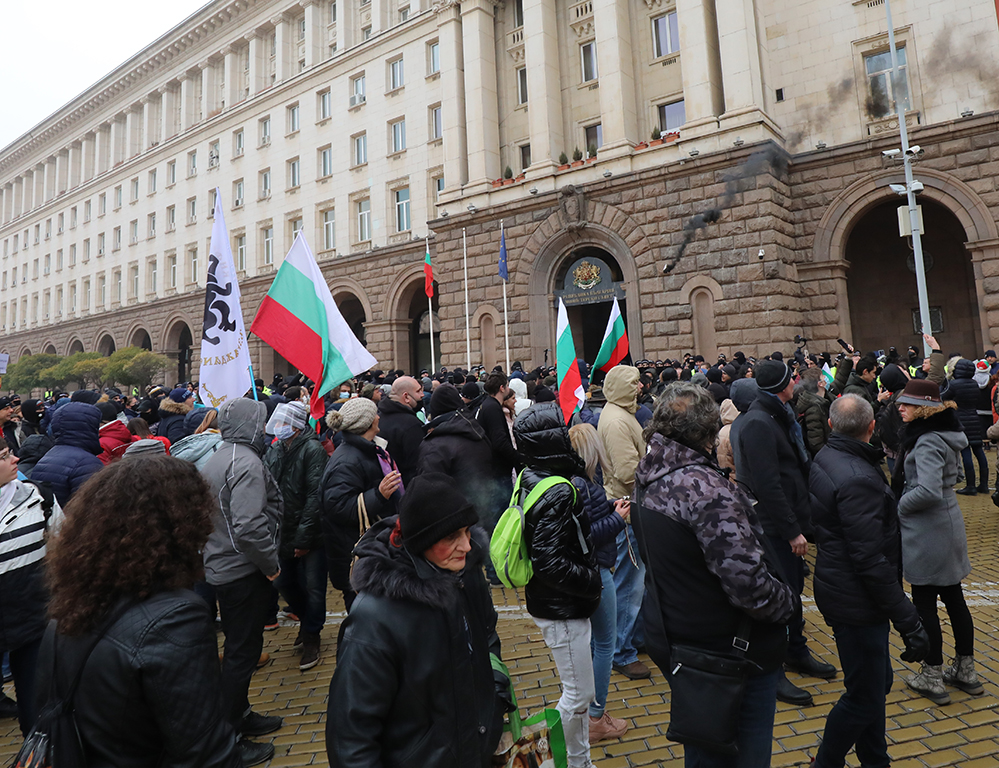 <p>Протести на жълтите павета днес</p>