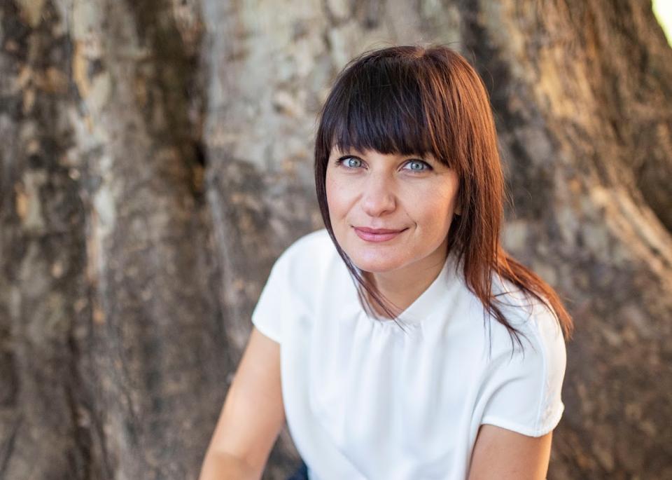  Виктория Бешлийска книга Глина Софпрес 