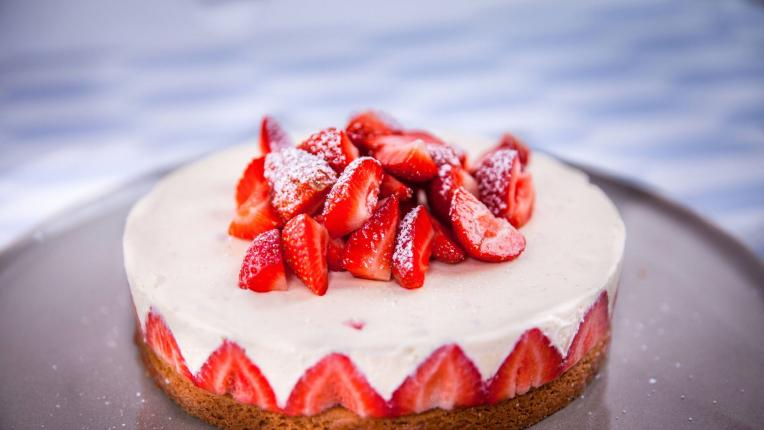 ягоди торта сладко десерт вкусно