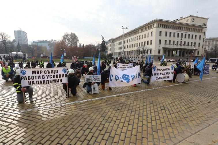 протест контрапротест полицаи Бруно