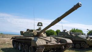 Русия изпраща до 9000 войници и стотици единици военно оборудване