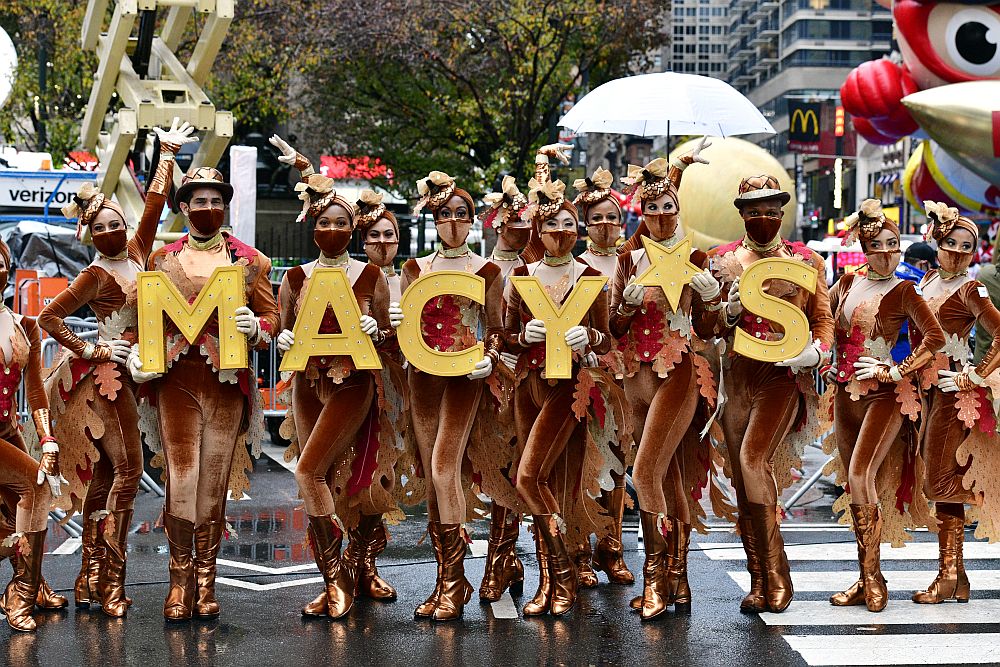 Традиционният парад в Ню Йорк за Деня на благодарността