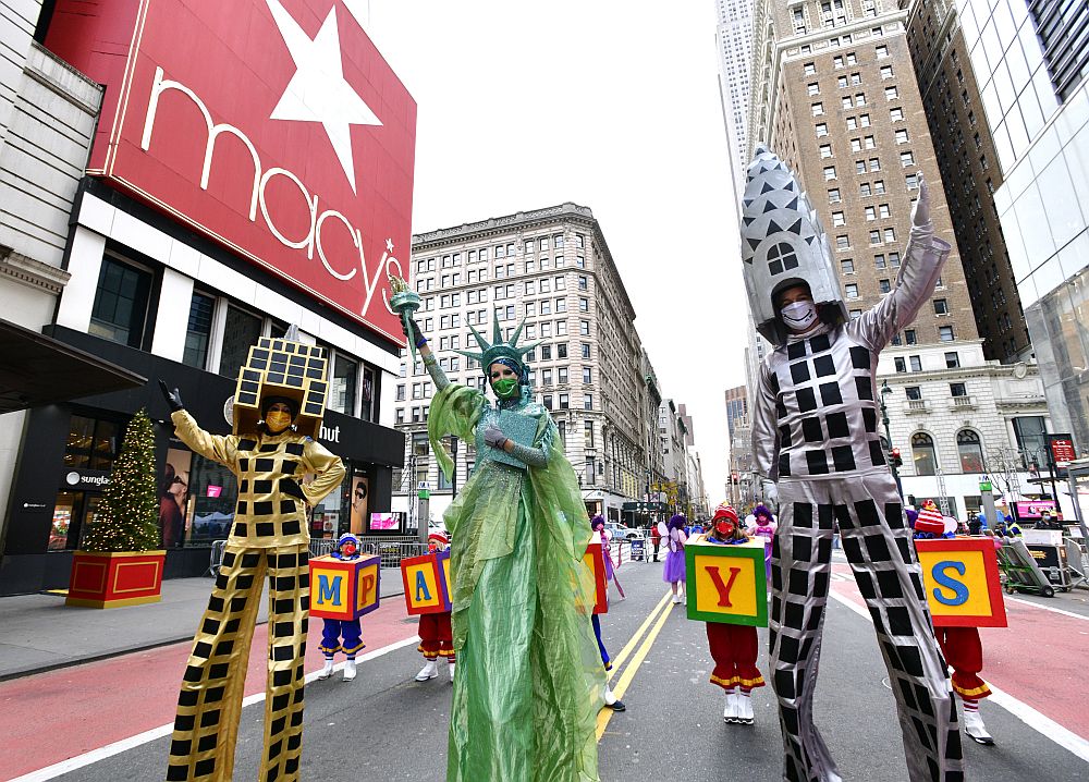 Традиционният парад в Ню Йорк за Деня на благодарността