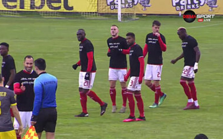 Футболистите на ЦСКА с подкрепа за Жул Кейта