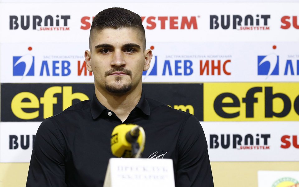 Откупната клауза на нападателя на Етър Преслав Боруков е 60