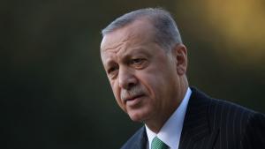Турският президент Реджеп Тайип Ердоган несъмнено притежава характерен стил при