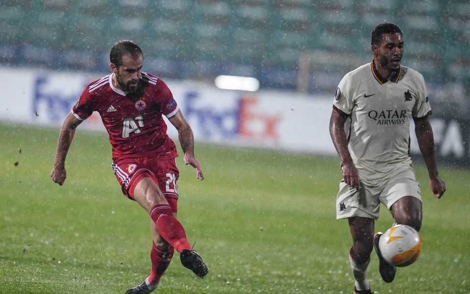 Най-добрият полузащитник в efbet Лига за 2020-а година е халфът