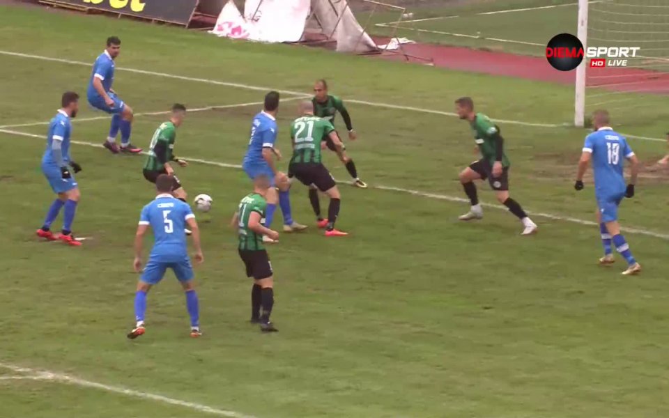 Гостите стартираха отлично и още в шестата минута те откриха