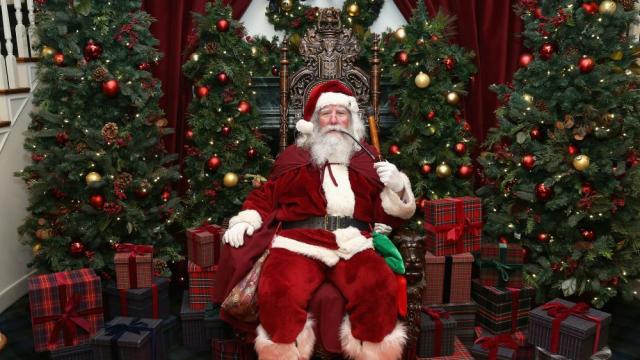 СЗО: Дядо Коледа е ваксиниран, идва с подаръците