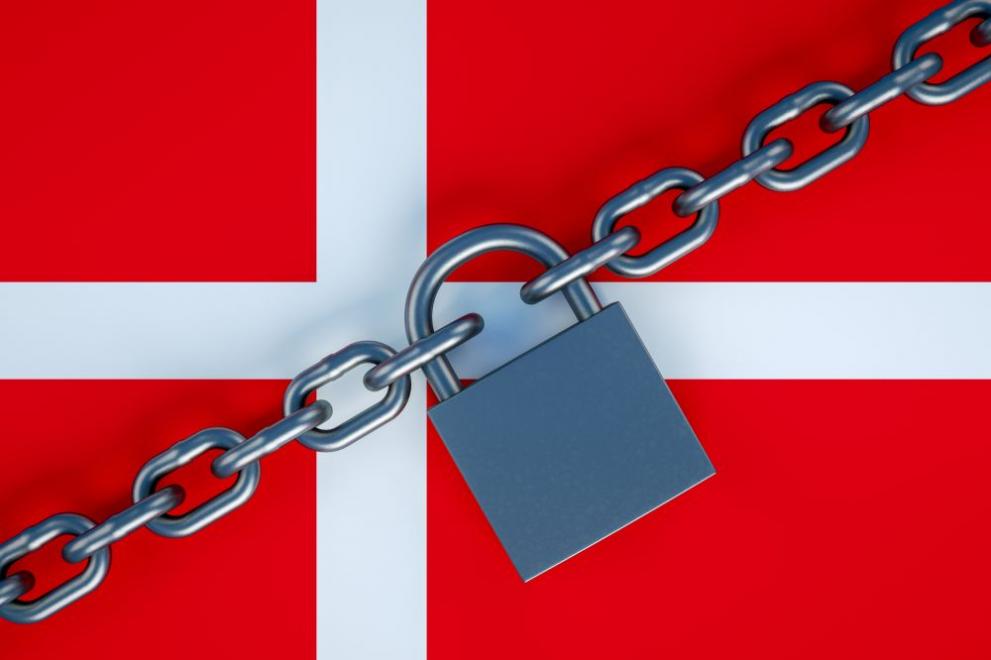 В Дания се затварят, за да се избегне скок на заразените около празниците