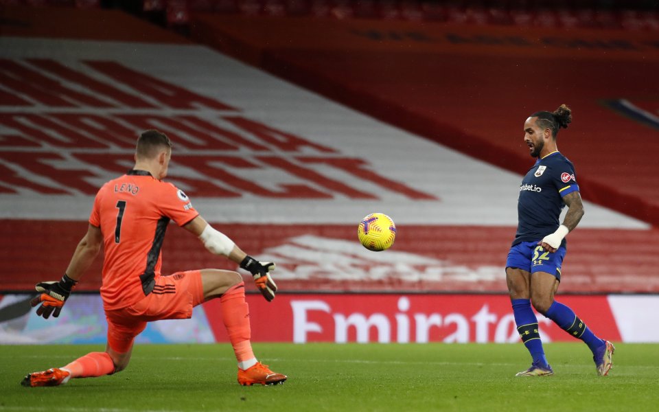 Арсенал така и не може да запише победа, а снощният