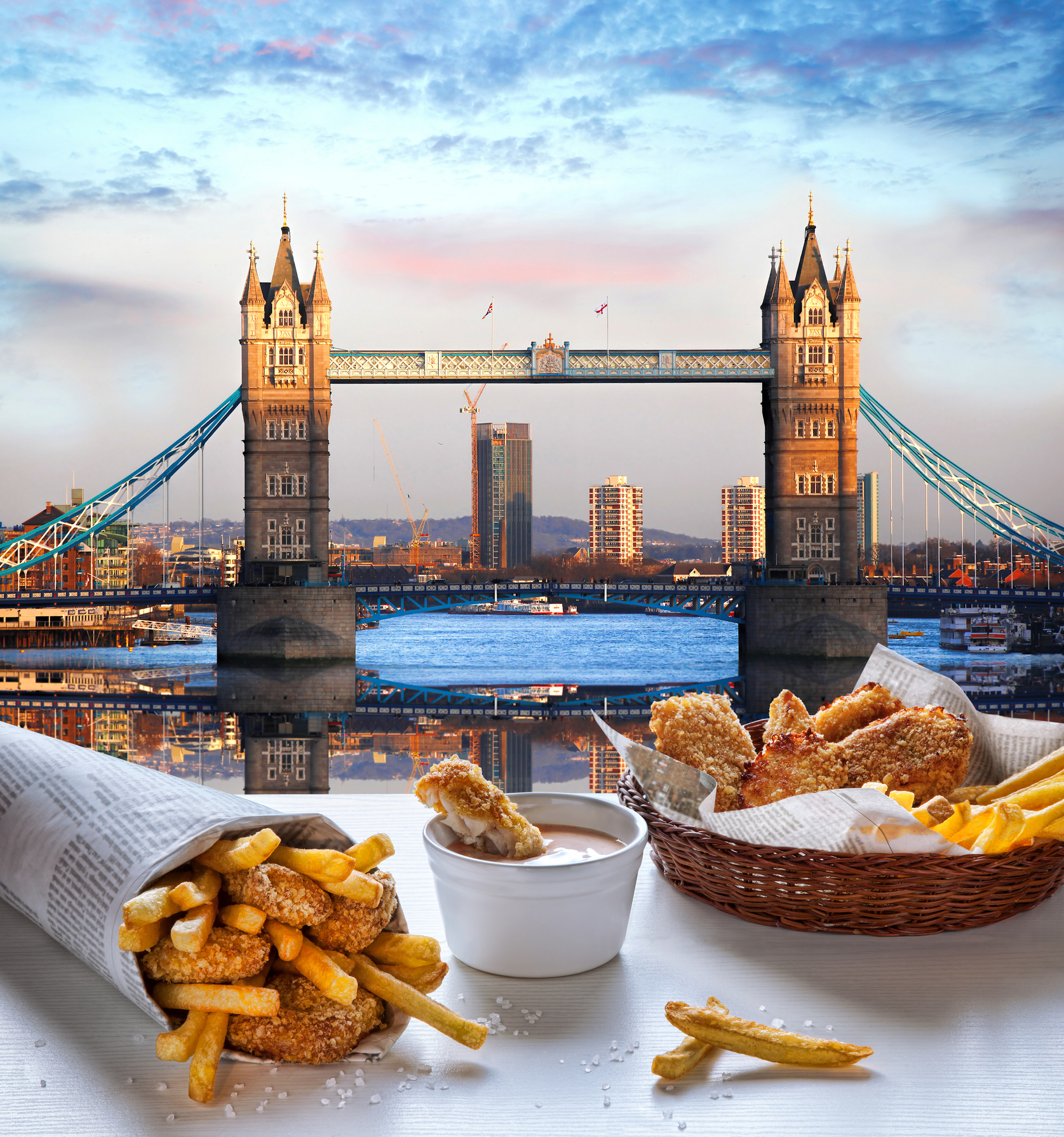 1. Лондон<br>
<br>
Открийте британската култура на храна, като изследвате оживения пазар „Боро“, в южния край на Лондонския мост. Доставчиците предлагат всичко: прясно уловени морски дарове, прясно събрани зеленчуци, занаятчийски сирена и избрани хлебни изделия.<br>
<br>
Не пропускайте традиционни ястия като пълна английска закуска в кафене „Regency“ или риба и чипс в „Golden Hind“. Вечеря със съвременна кухня в „The Hand and Flowers“, единствената английска кръчма с две звезди на Мишлен. Имате ли настроение за приключения?<br>
<br>
Посетете карусел която има готвачи и концепции за ротация.