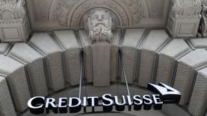 Най голямата финансова институция в Швейцария UBS ще спаси от фалит банката