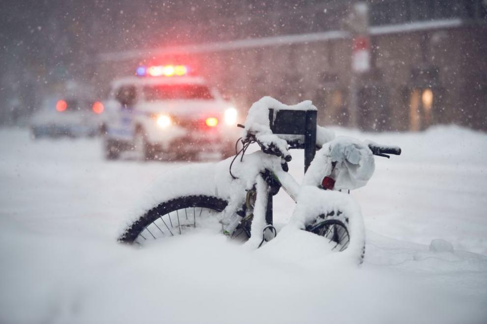Снежна буря обърка трафика и живота в Североизтока на САЩ