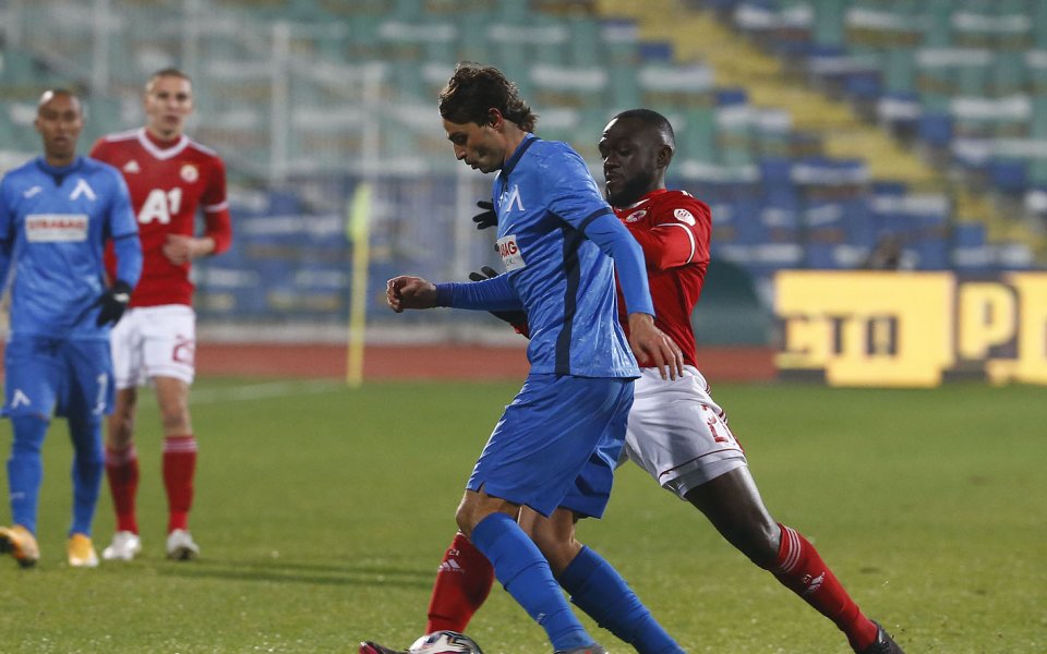 Халфът на Левски Мартин Райнов не пътува със съотборниците си