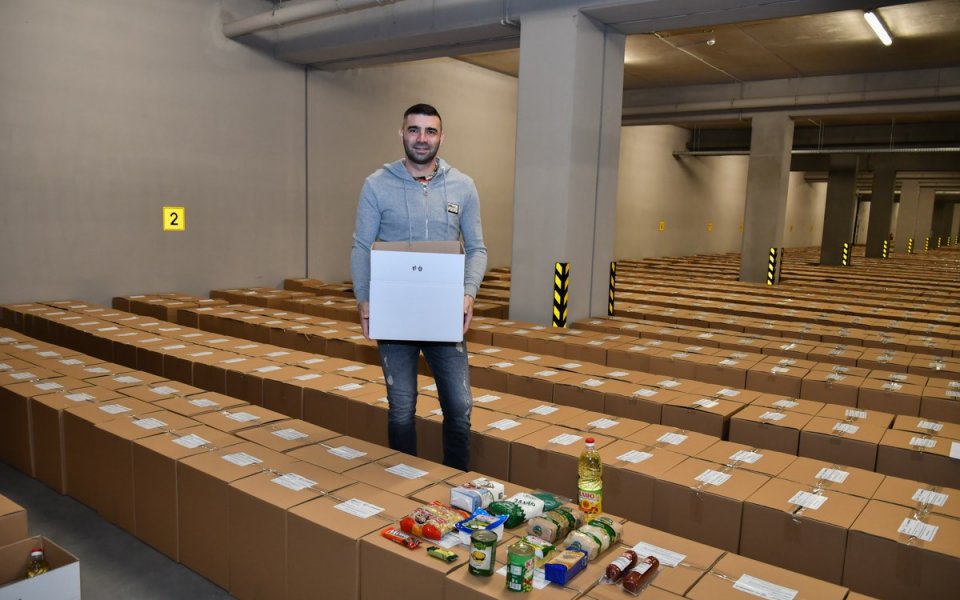 "Биовет" и Лудогорец дариха 4000 пакети с продукти от първа