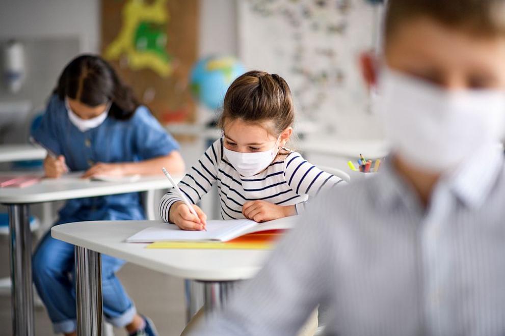 Две варненски училища въведоха задължително носене на маски. Директорите на