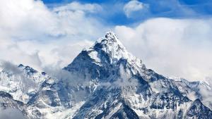 Непал се готви да премести базовия лагер на Еверест тъй