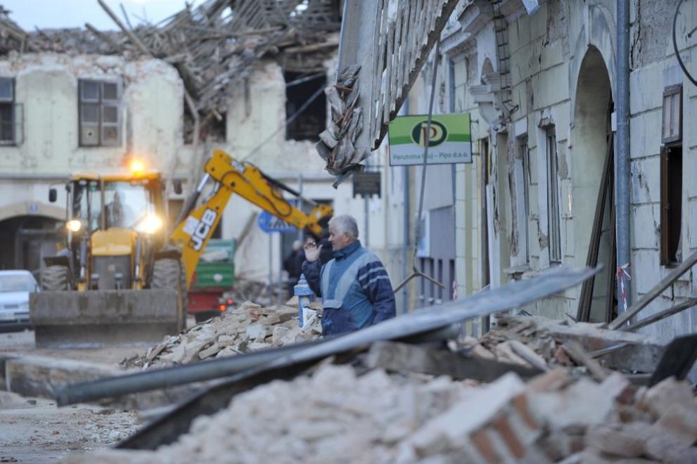 Много разрушения донесе днешният земетръс в Хърватия, две са жертвите на стихията
