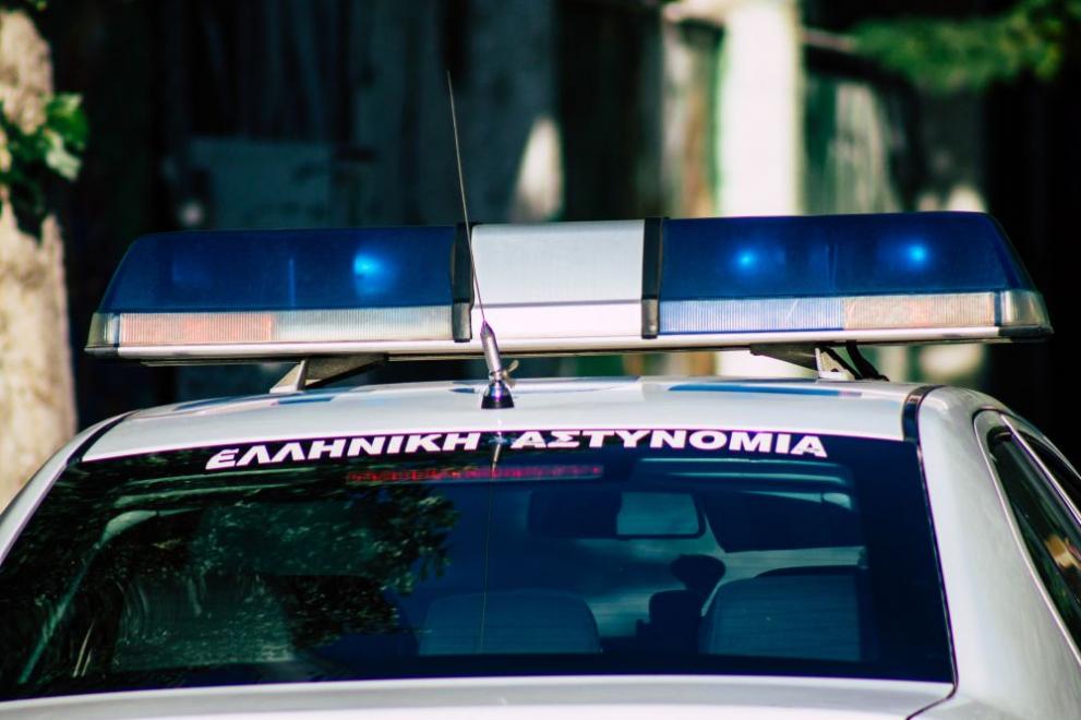 Трима души са били задържани снощи от гръцката полиция, която